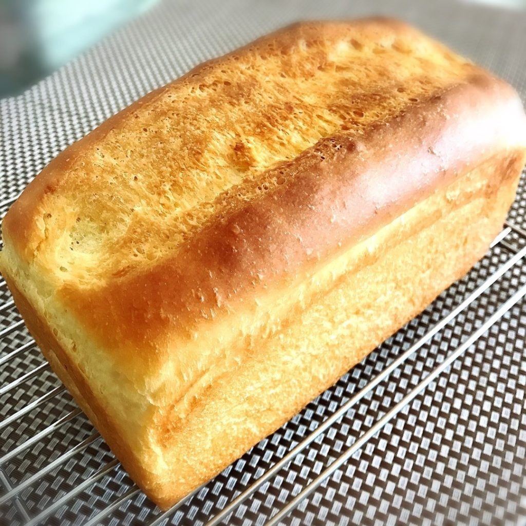 バタートップ食パン